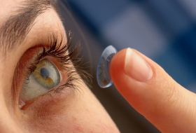 Is it safe to wear contact lenses in the pool? 